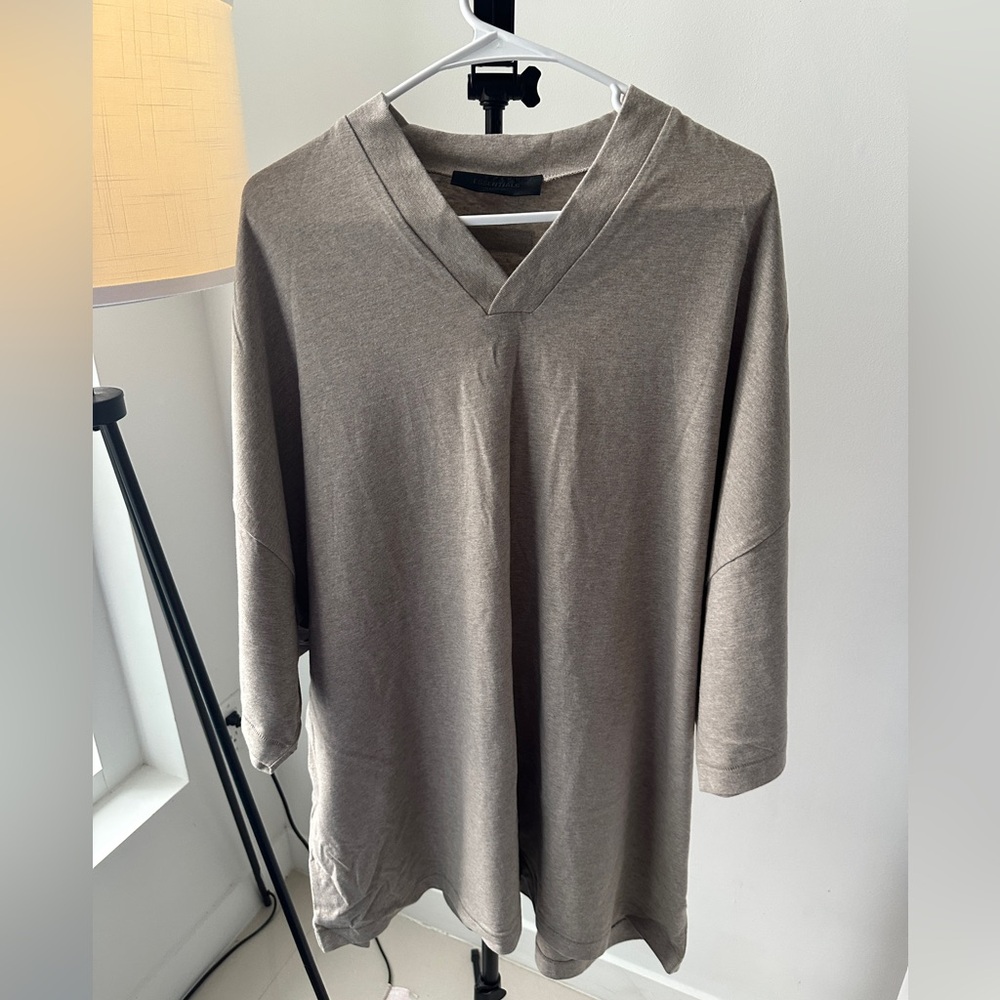 Fear of God Fog Essentials Oversized V-Neck T-Shirt Men’s Size XL NWT